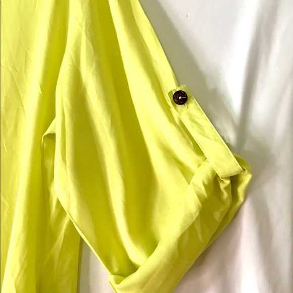 Women’s Yellow Button Down Pocket Blouse - XL - Picture 6 of 10